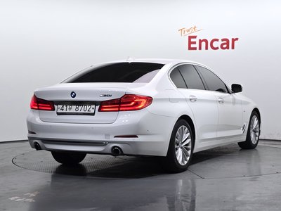 2018 BMW 5 SERIES 照片 4