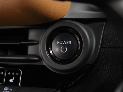 TOYOTA CROWN CROSSOVER - 10