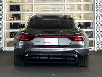 AUDI E-TRON GT QUATTRO - 10