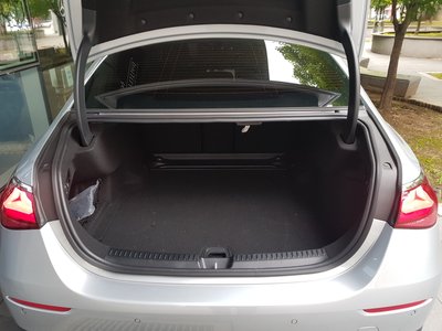 صورة 7 لـ 2024 Mercedes-BENZ E-CLASS