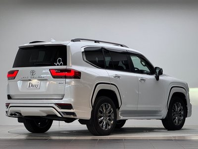 TOYOTA LAND CRUISER 300 - 10