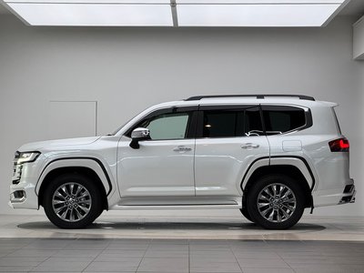 TOYOTA LAND CRUISER 300 - 7