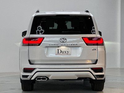 TOYOTA LAND CRUISER 300 - 6