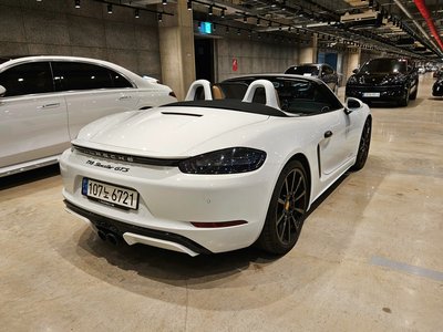 PORSCHE 718 BOXSTER - 7