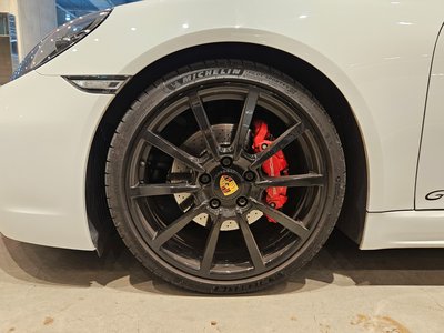 PORSCHE 718 BOXSTER - 8