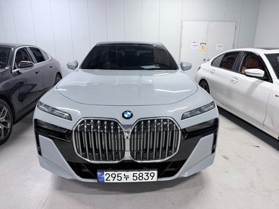 2023 BMW 7 SERIES — фото 2