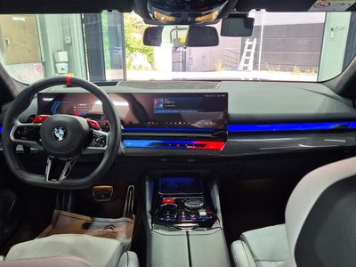2025 BMW M5 照片 5