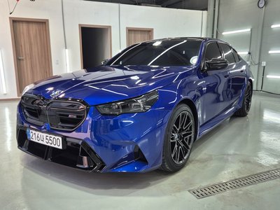 2025 BMW M5 照片 1