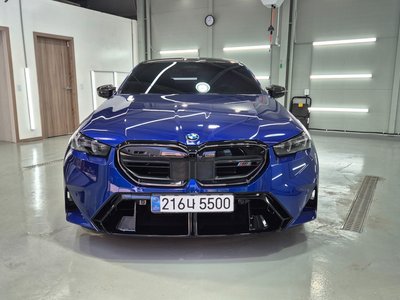 2025 BMW M5 照片 2