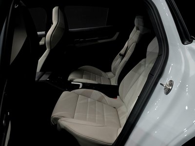 2025 Porsche PANAMERA 缩略图 18