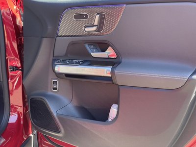 MERCEDES-BENZ EQB - 7