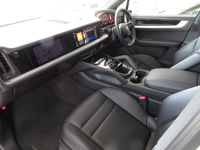 صورة 3 لـ 2024 Porsche CAYENNE