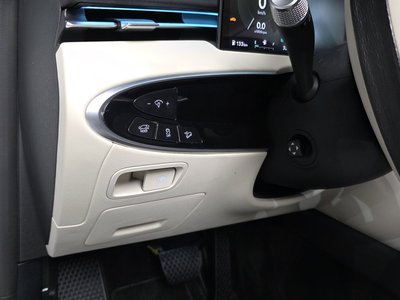 2025 Genesis GV70 — миниатюра 14