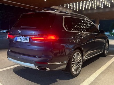 BMW X7 - 7