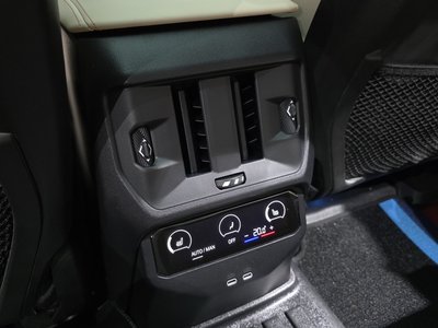 2025 BMW X3 缩略图 33
