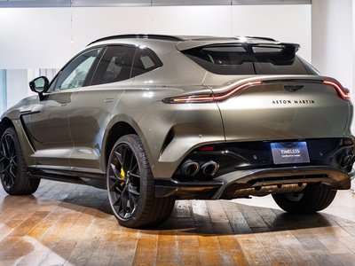 ASTON MARTIN DBX - 9
