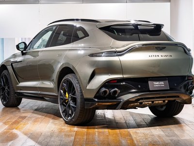 ASTON MARTIN DBX - 8