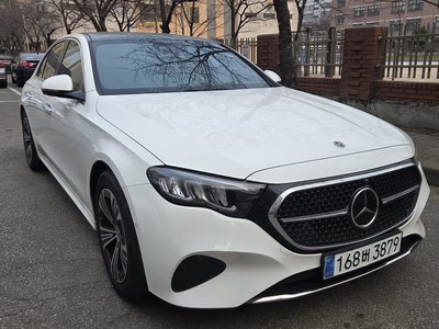 MERCEDES-BENZ E-CLASS - 10