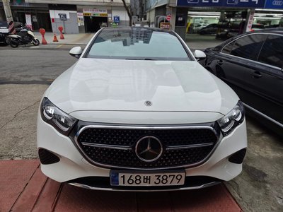 MERCEDES-BENZ E-CLASS - 1