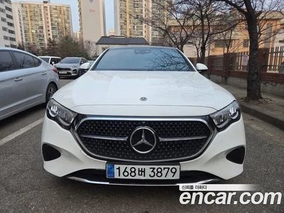 MERCEDES-BENZ E-CLASS - 2