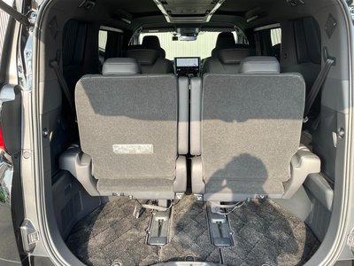 2025 Toyota ALPHARD photo 10