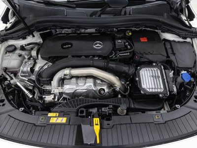 MERCEDES-BENZ GLA - 7