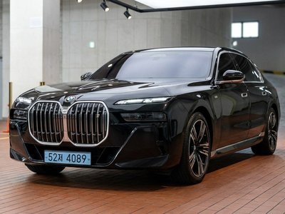 BMW I7 - 1