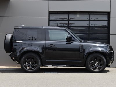 LAND ROVER DEFENDER - 10