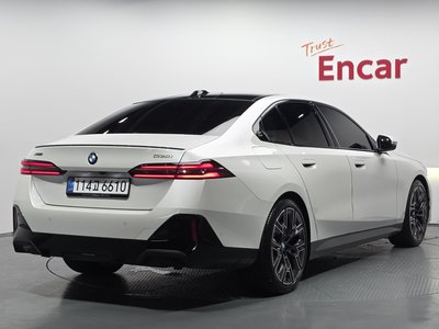 2026 BMW 5 SERIES photo 4