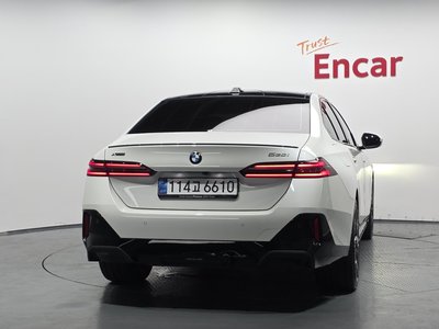 2026 BMW 5 SERIES photo 3