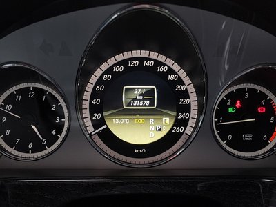 MERCEDES-BENZ E-CLASS - 8