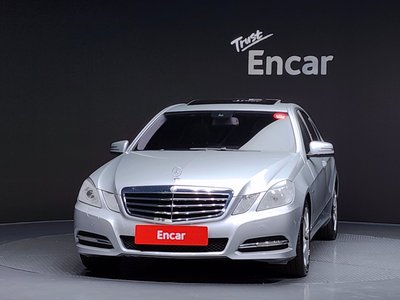 MERCEDES-BENZ E-CLASS - 2