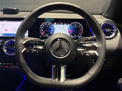 2026 Mercedes-BENZ GLB thumbnail 16