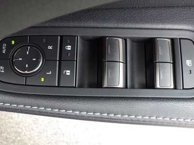 2023 Lexus RX thumbnail 38
