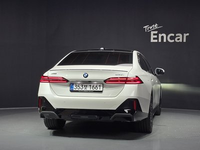 2026 BMW 5 SERIES — фото 4