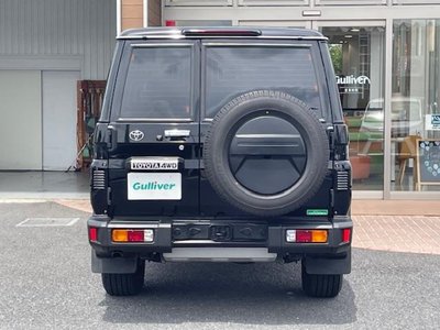 TOYOTA LAND CRUISER 70 - 8