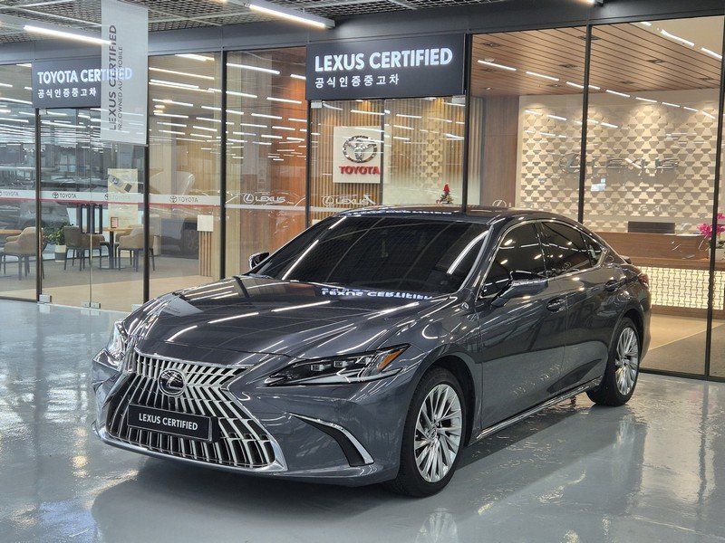 LEXUS ES - View 1