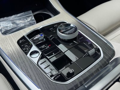 2025 BMW X5 — фото 9