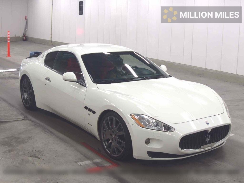 MASERATI GRANTURISMO - View 1