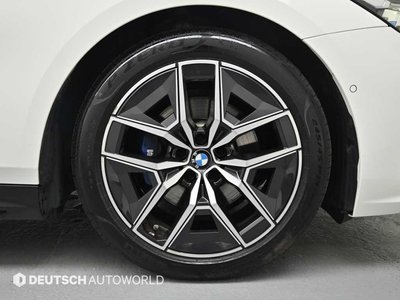 2025 BMW 5 SERIES — фото 6