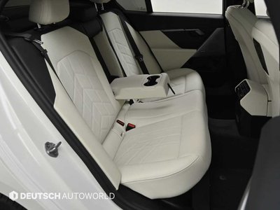 2025 BMW 5 SERIES — миниатюра 12