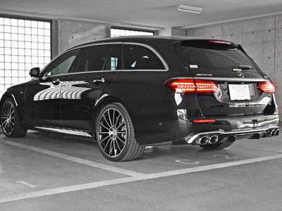 MERCEDES-BENZ E-CLASS AMG - 9