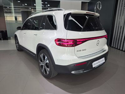 2025 Mercedes-BENZ EQB — фото 4