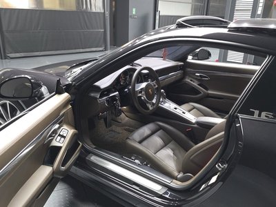 PORSCHE 911 - 10