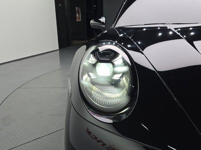 PORSCHE 911 - 9