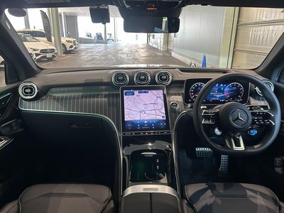 صورة 5 لـ 2025 Mercedes-BENZ GLC AMG