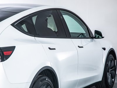 2025 Tesla MODEL Y thumbnail 28