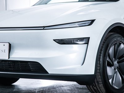 2025 Tesla MODEL Y thumbnail 19