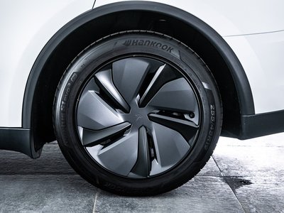 2025 Tesla MODEL Y thumbnail 37