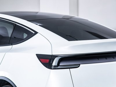 2025 Tesla MODEL Y thumbnail 31